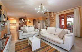 Three-Bedroom Apartment in Galizana